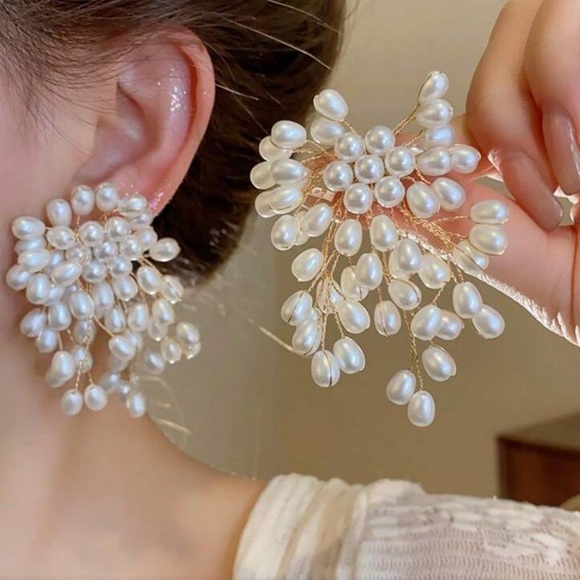 ✨NEW Elegant Pearl Cluster Earrings - Picture 4 of 5